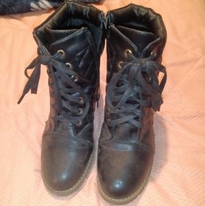 Lace up wedged boots